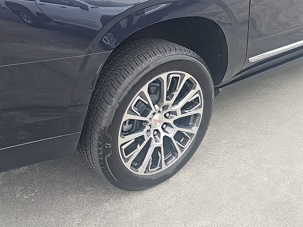 Used 2026 GMC Yukon XL Denali w/ Sun & Power Step Package image 12