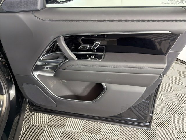 Used 2026 Land Rover Range Rover Long Wheelbase SE image 26