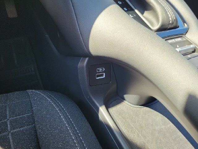 Certified 2023 Honda HR-V LX image 24