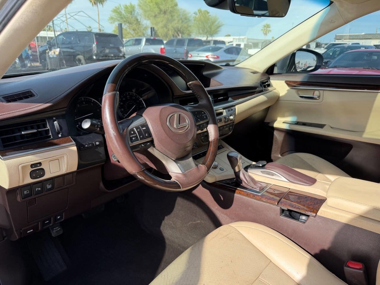 Used 2016 Lexus ES 350 w/ Luxury Package w/Wood Trim FWD image 16