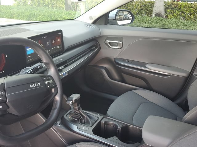 Certified 2025 Kia K4 FWD image 22