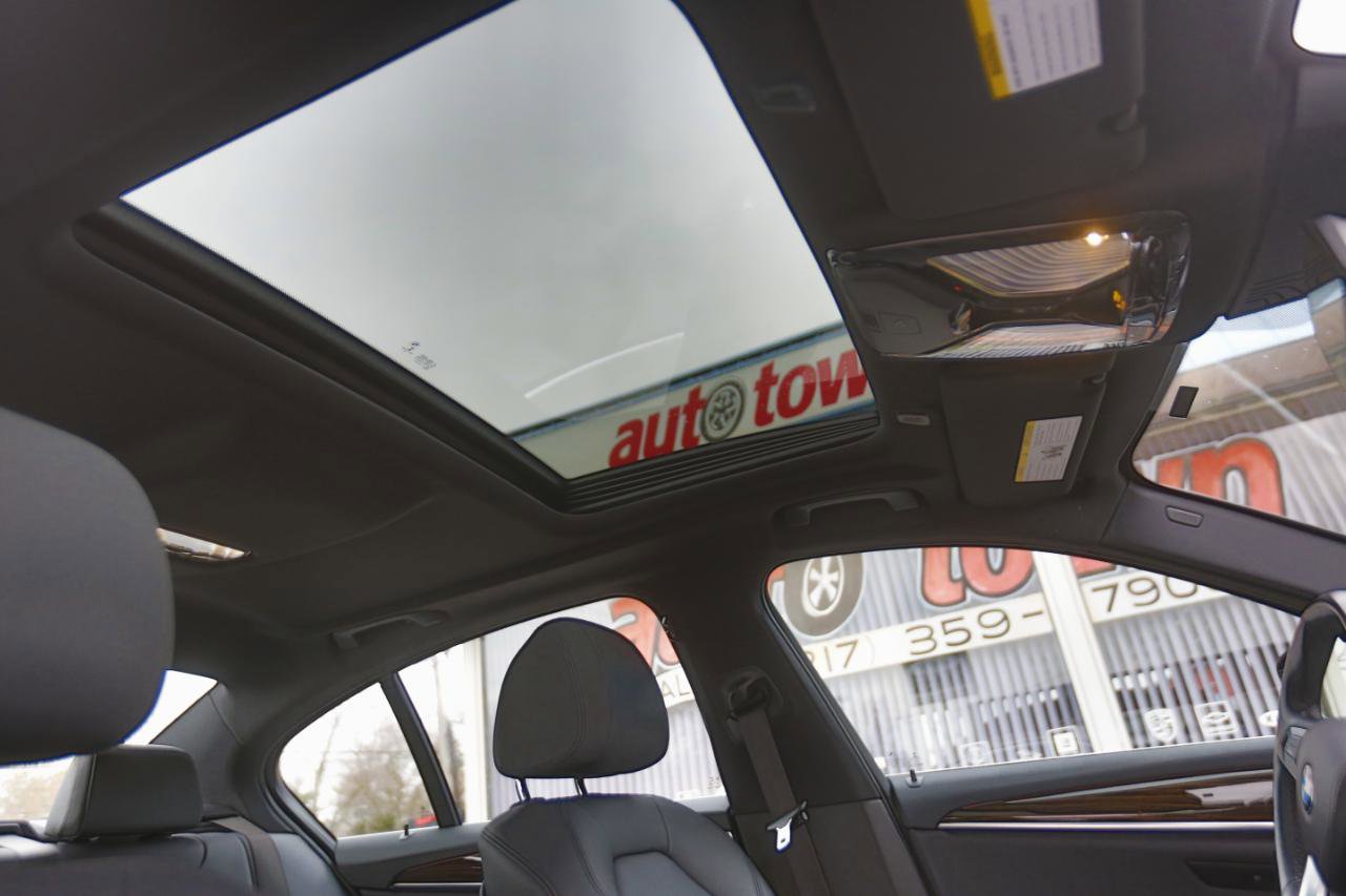 Used 2019 BMW 530i xDrive w/ Convenience Package image 13