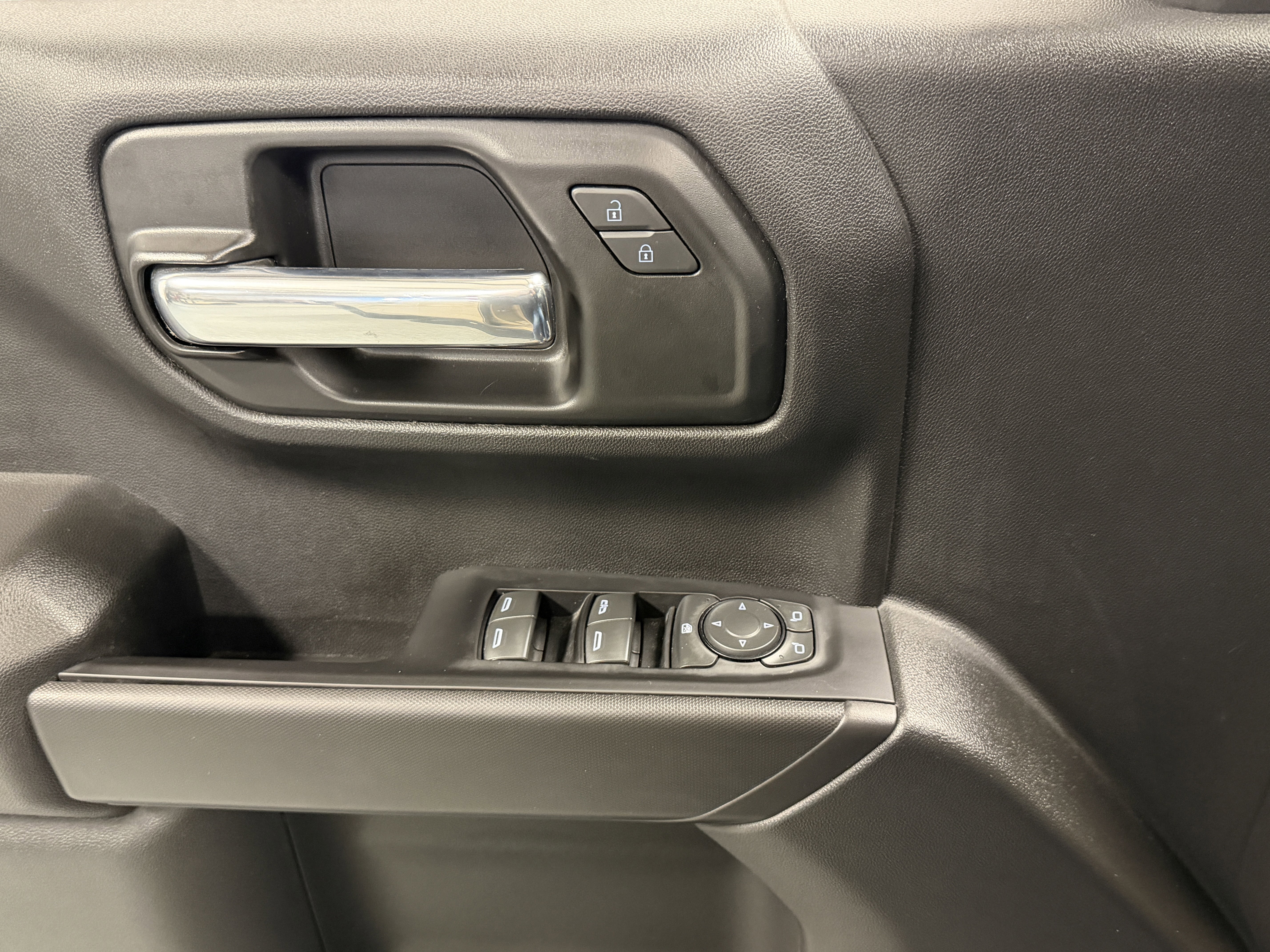 Used 2022 Chevrolet Silverado 1500 Custom Trail Boss image 16