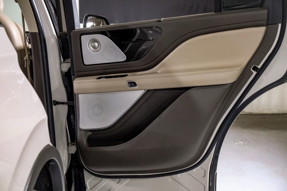 Used 2022 Lincoln Aviator Reserve w/ Equipment Group 201A image 32