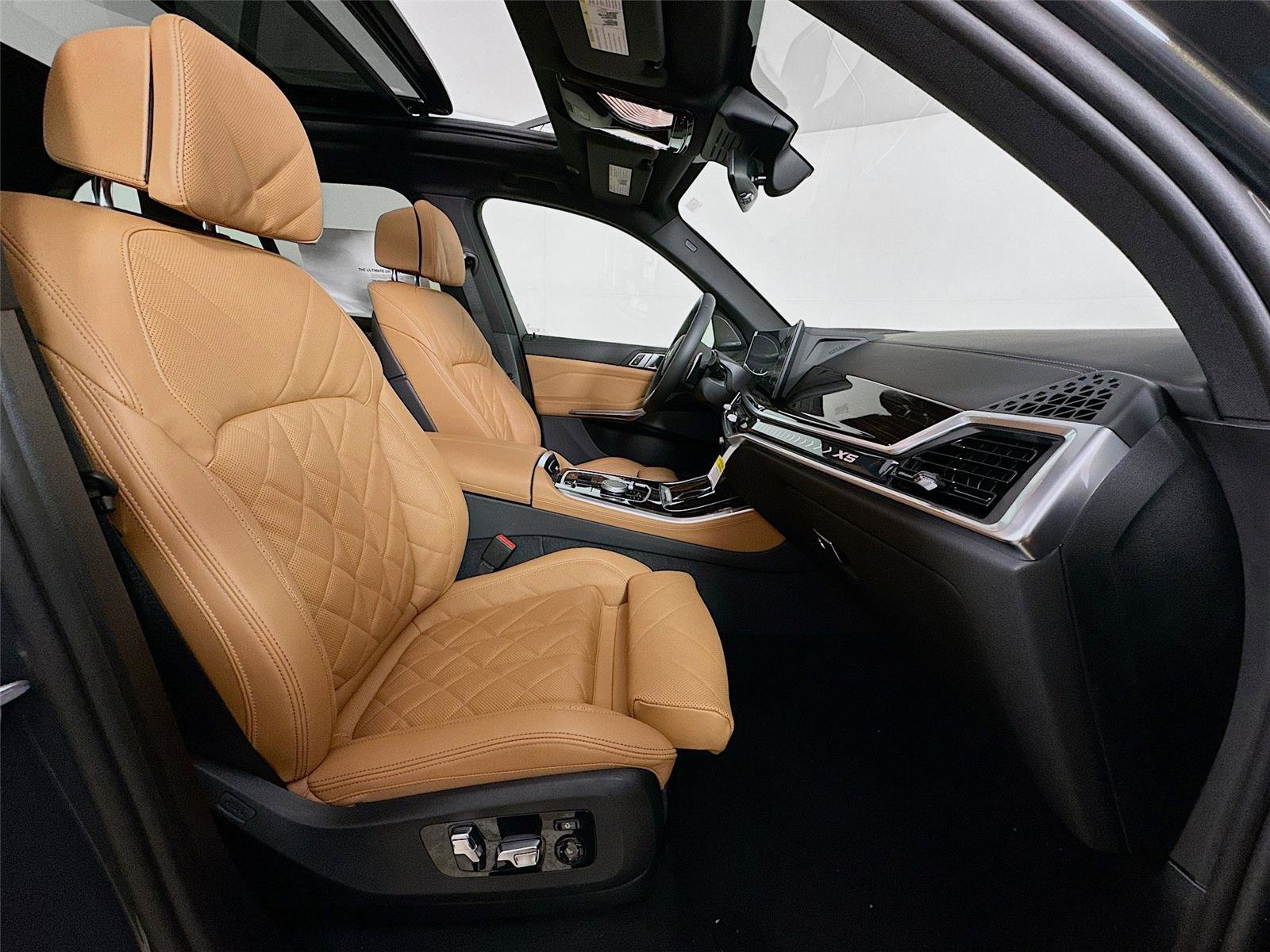 New 2026 BMW X5 xDrive50e w/ M Sport Package image 29