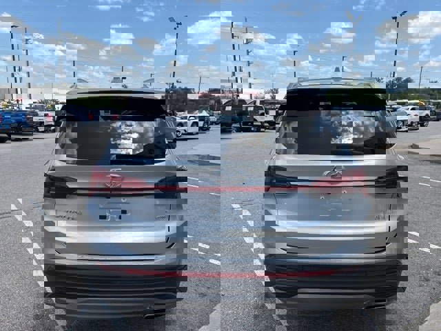 Used 2023 Hyundai Santa Fe SEL image 4