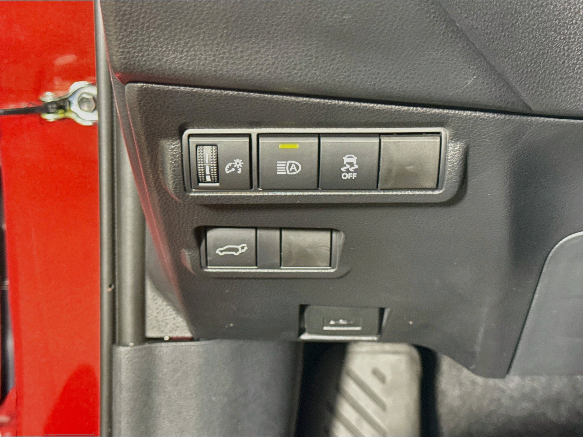 Certified 2026 Toyota Corolla Cross XLE w/ Convenience Package FWD image 11