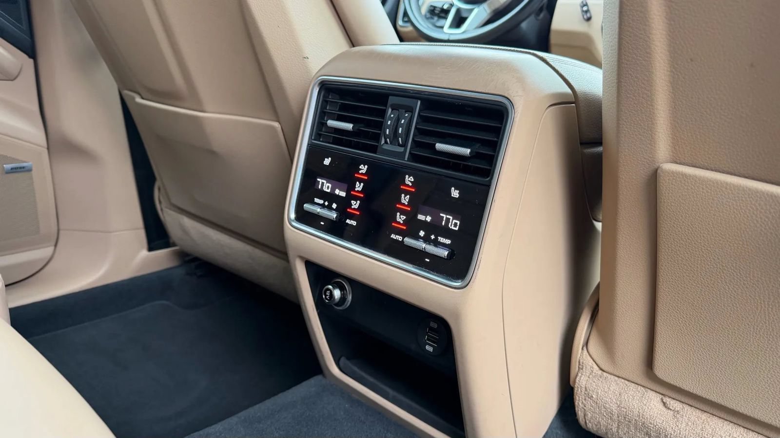 Used 2019 Porsche Cayenne S w/ Premium Plus Package AWD/4WD image 24