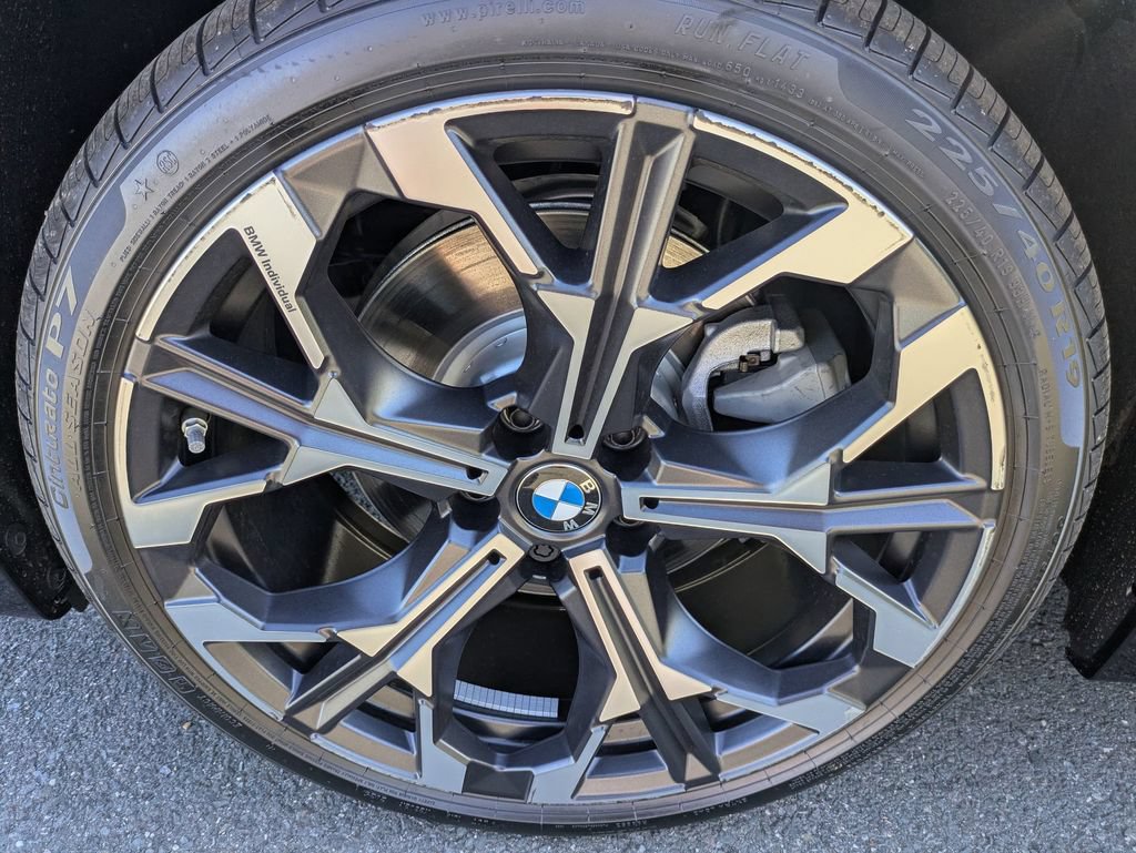 New 2025 BMW 230i xDrive Coupe w/ Convenience Package AWD/4WD image 10
