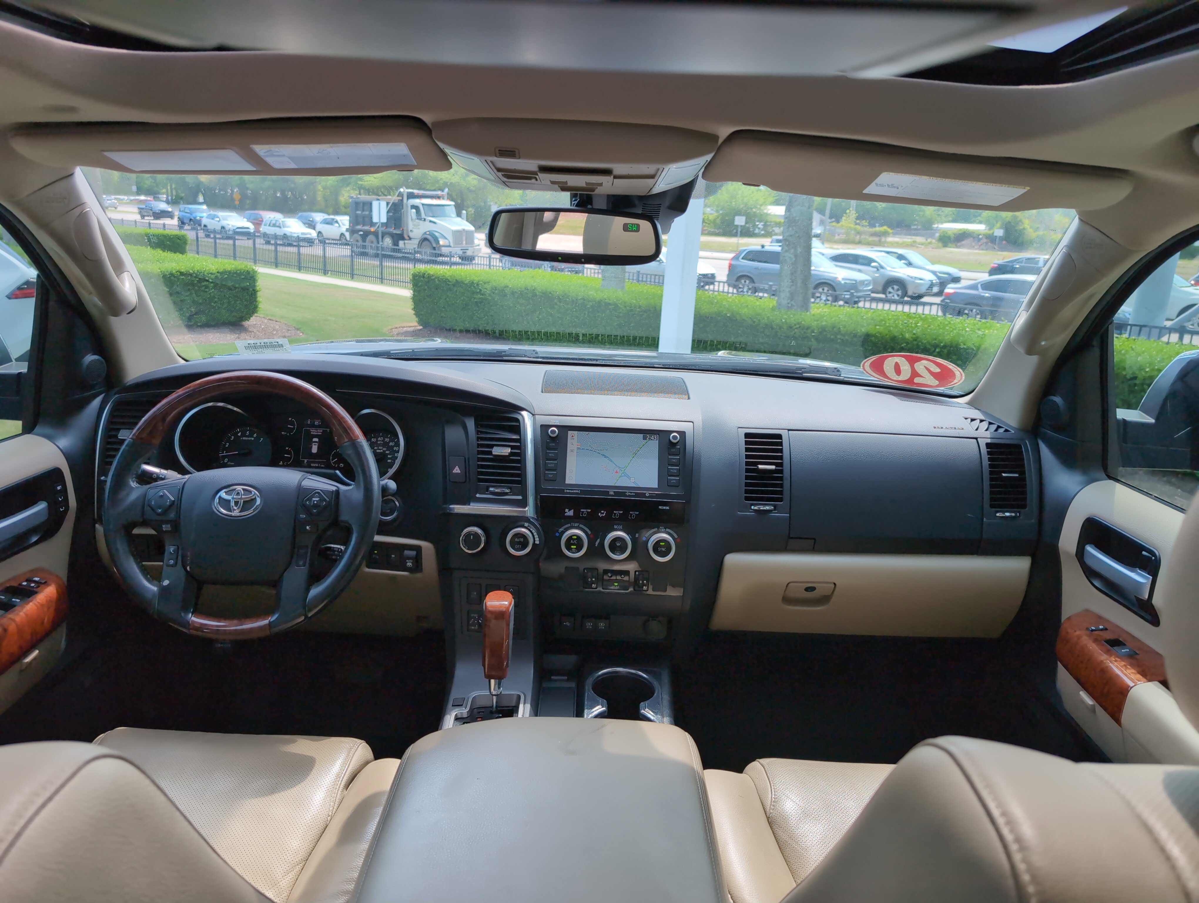 Used 2020 Toyota Sequoia Platinum AWD/4WD image 29