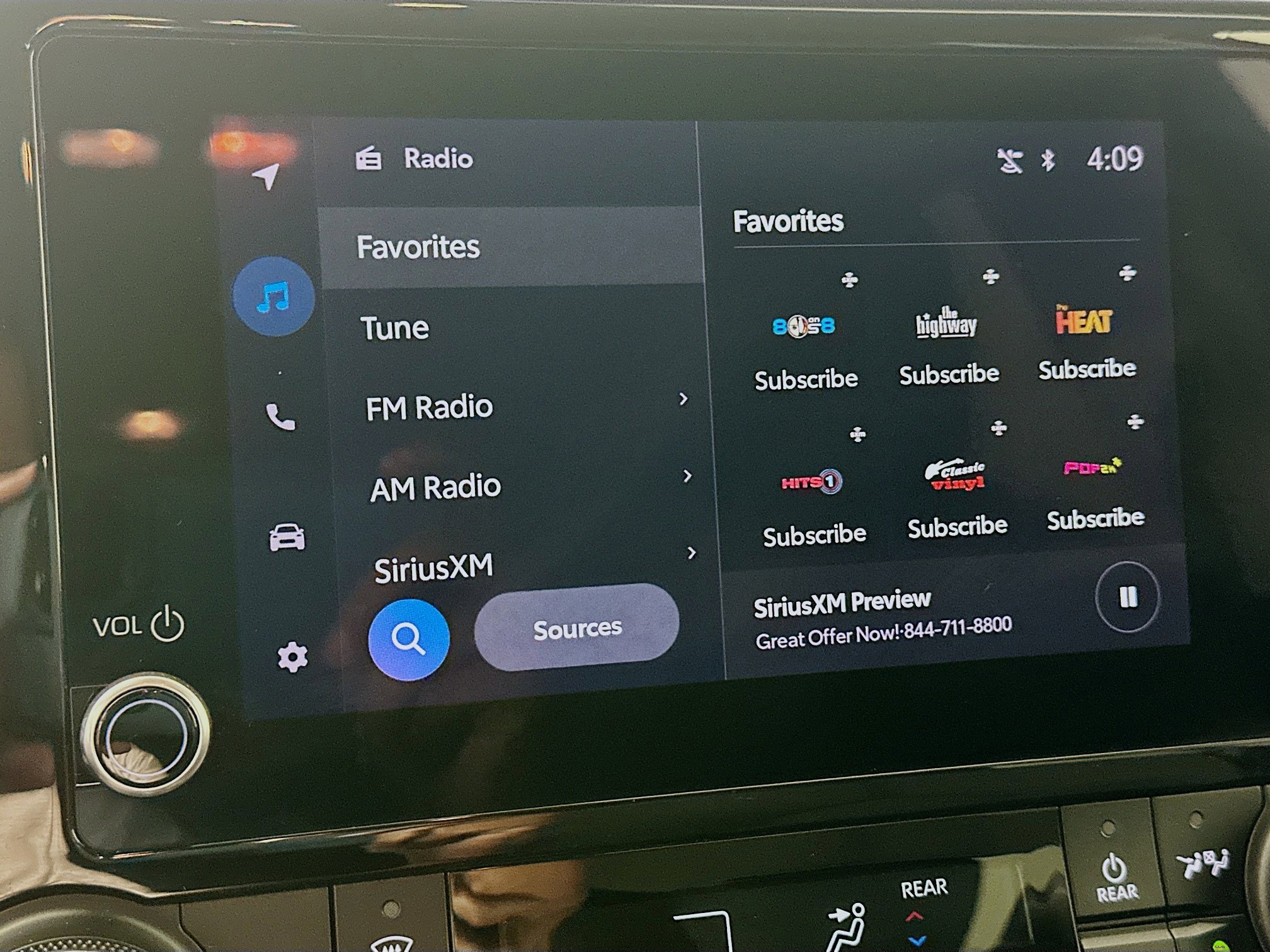 Used 2024 Toyota Highlander LE image 21