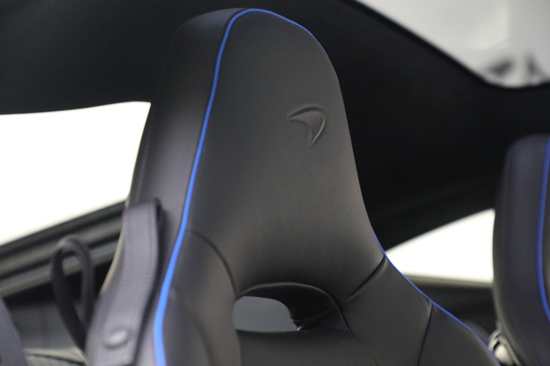 Used 2023 McLaren GT RWD image 29