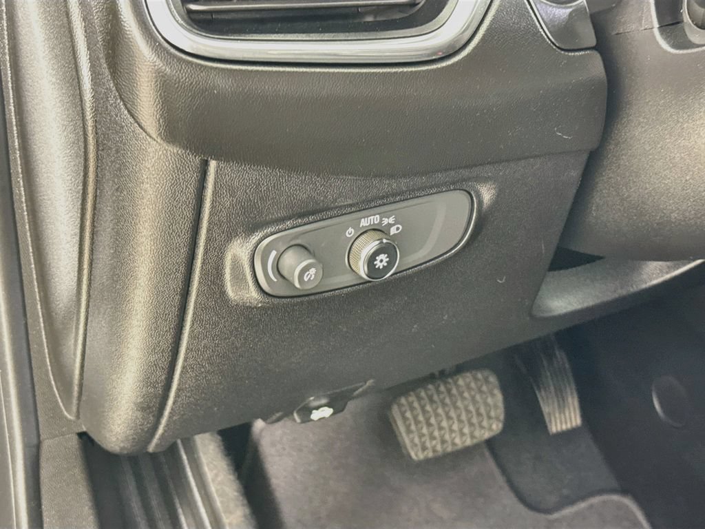 Used 2019 Chevrolet Equinox LT AWD/4WD image 12