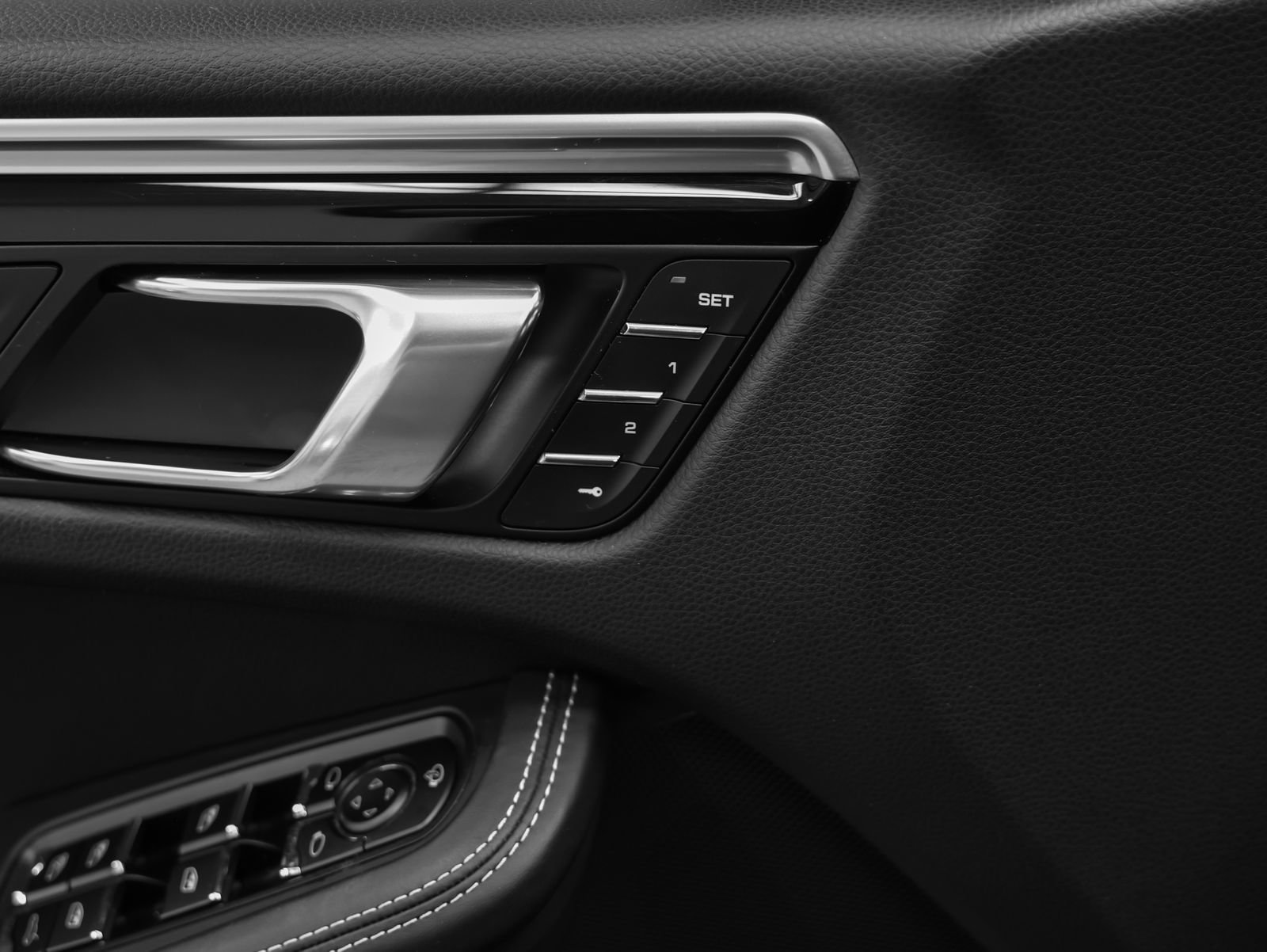 Certified 2023 Porsche Macan GTS image 32