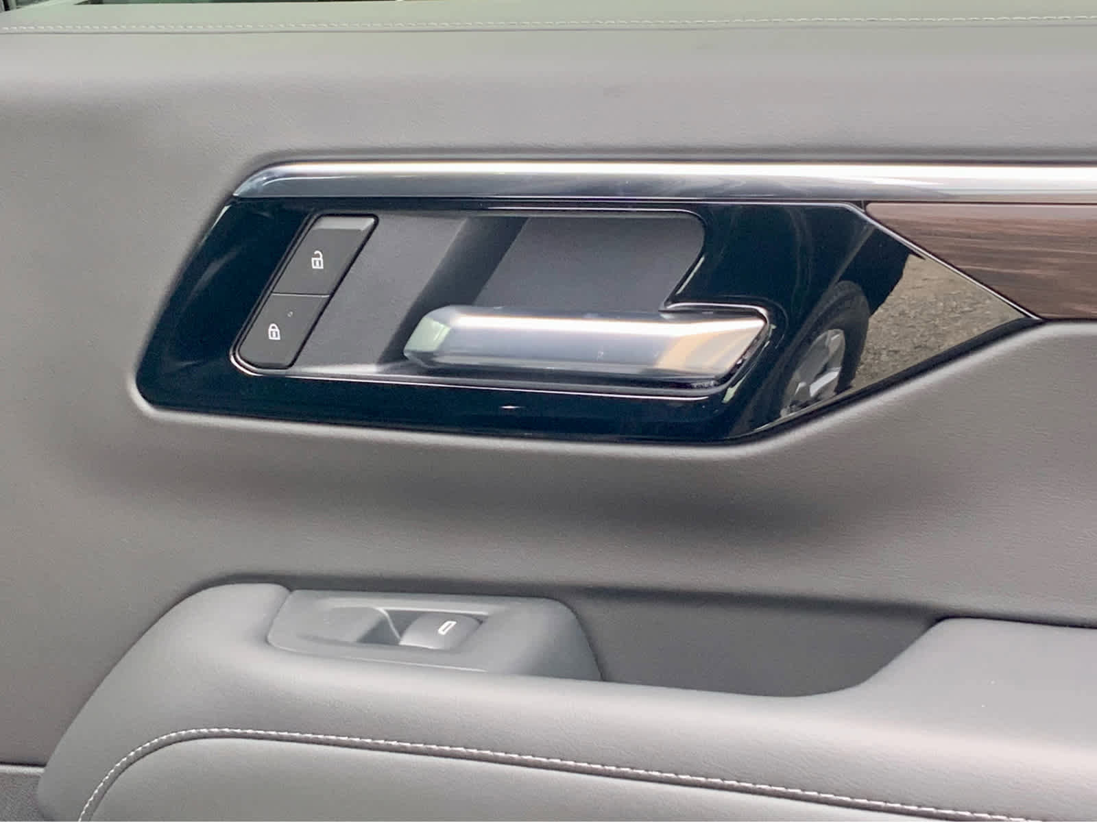 New 2026 Chevrolet Suburban LS image 49