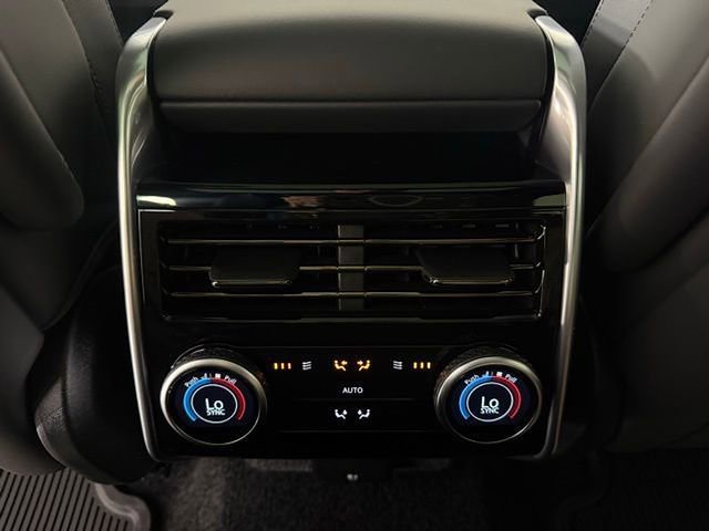 New 2025 Land Rover Range Rover SE image 23