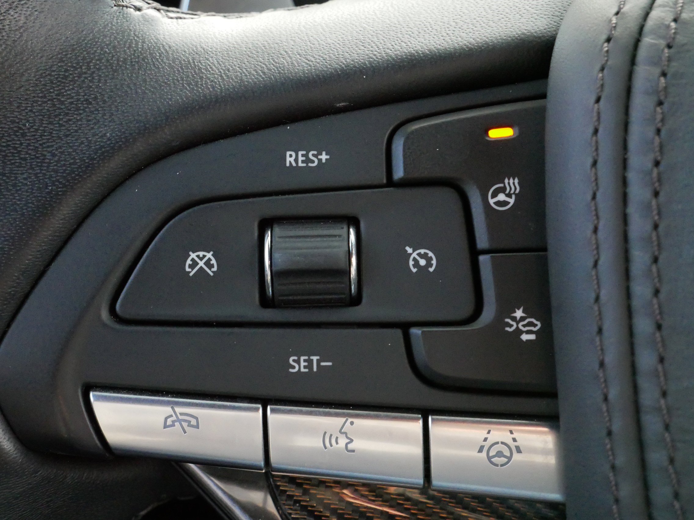 Certified 2024 Cadillac XT6 Sport w/ LPO, Onyx Lite Package image 25