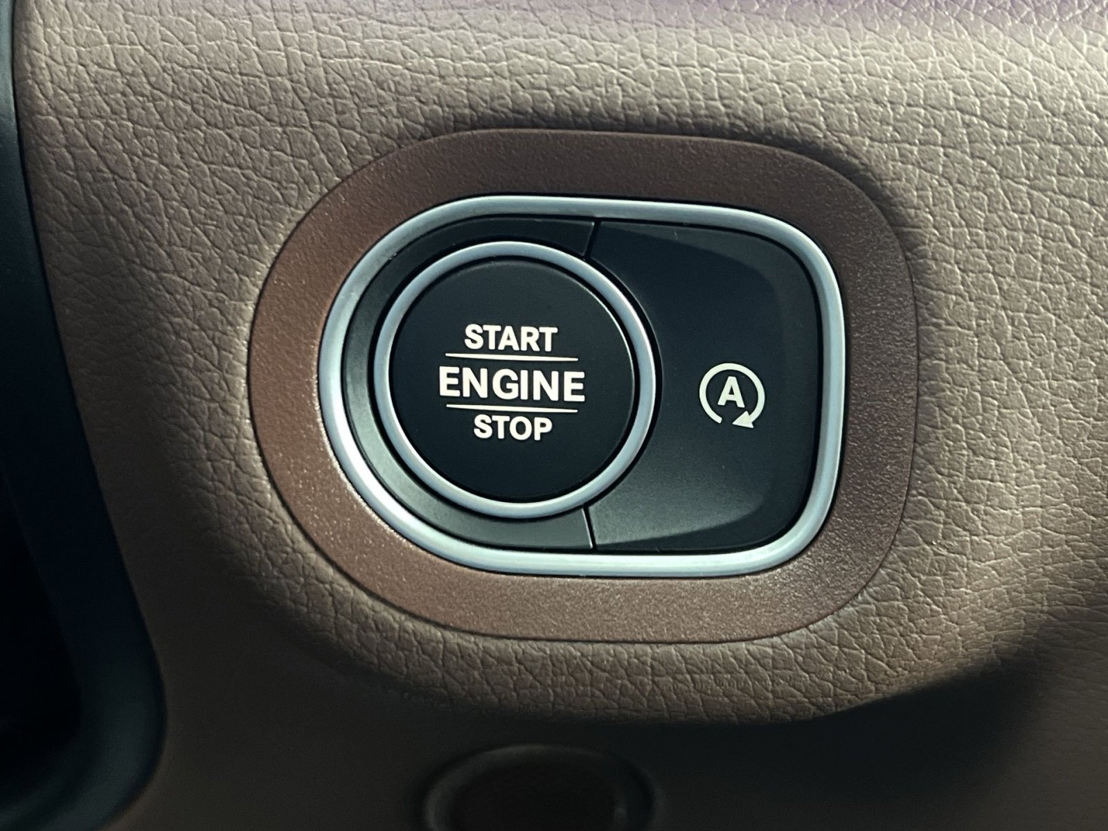 Used 2024 Mercedes-Benz GLS 450 4MATIC image 33