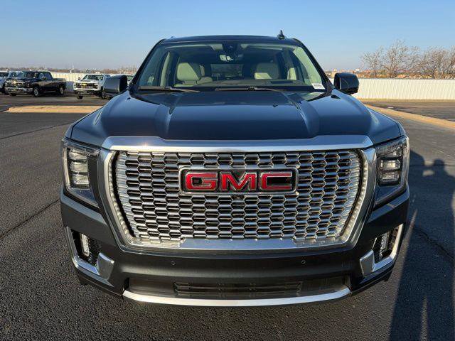 Used 2021 GMC Yukon Denali w/ Denali Premium Package RWD image 2