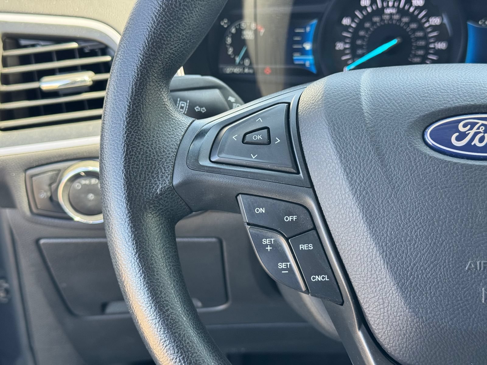 Used 2024 Ford Edge SE w/ Black Appearance Package AWD/4WD image 31