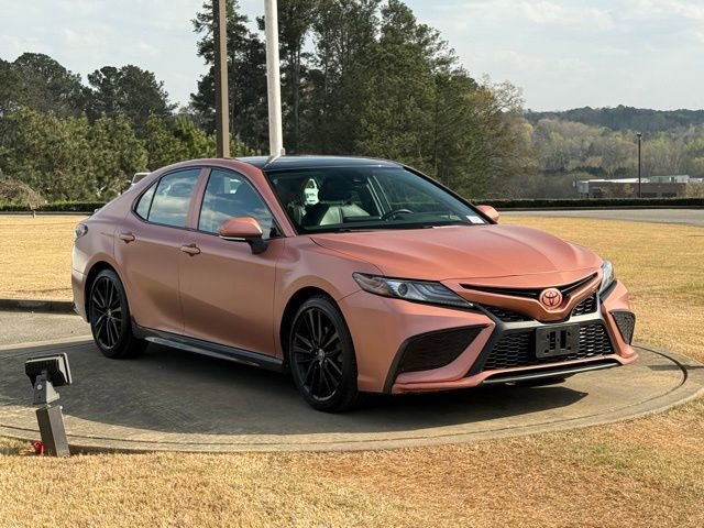 Used 2022 Toyota Camry XSE w/ Cold Weather Package image 9