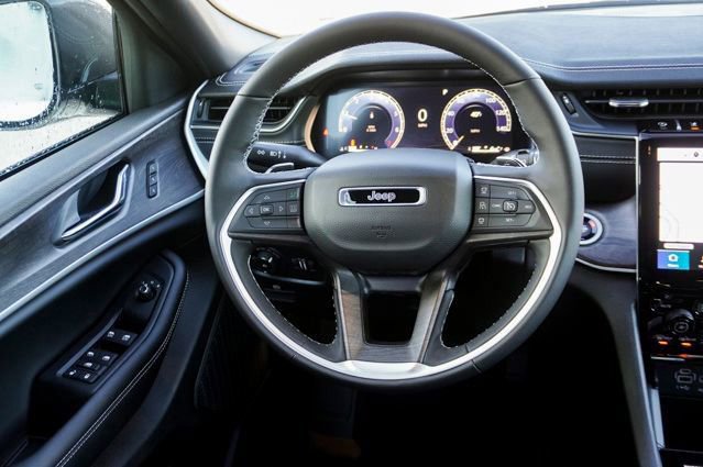 New 2025 Jeep Grand Cherokee Limited w/ Black Appearance Package image 11