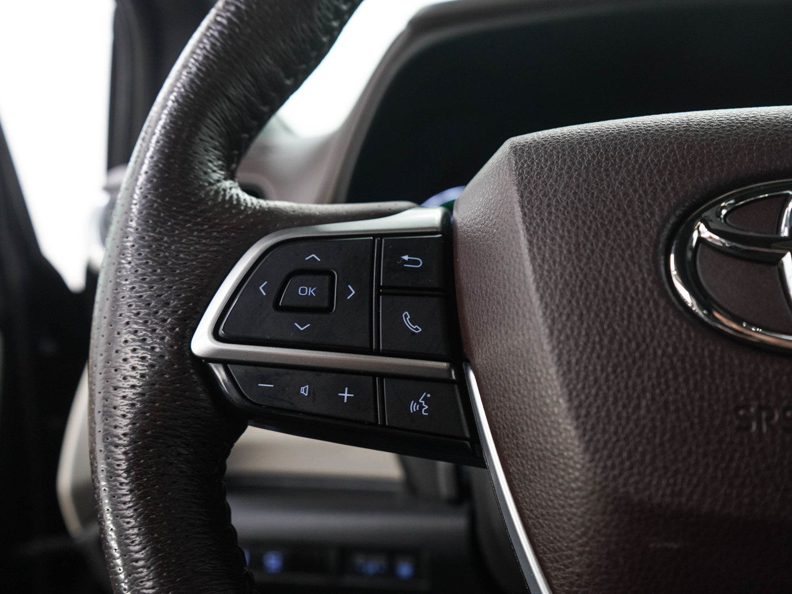 Used 2022 Toyota Sienna Platinum AWD/4WD image 30
