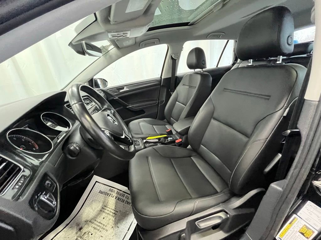 Used 2019 Volkswagen Golf SE w/ Driver Assistance Package image 10