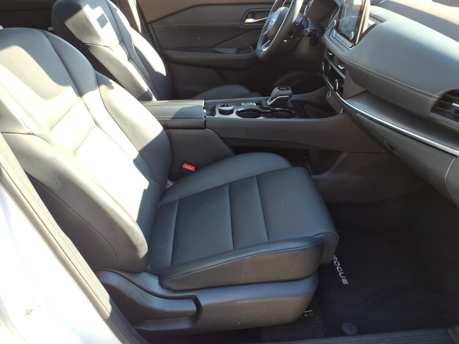 Used 2023 Nissan Rogue SV w/ SV Premium B Package AWD/4WD image 6