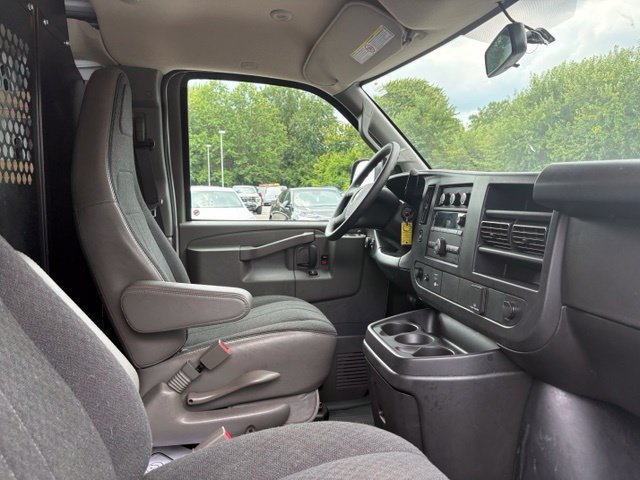 Used 2025 Chevrolet Express 2500 w/ Driver Convenience Package RWD image 21