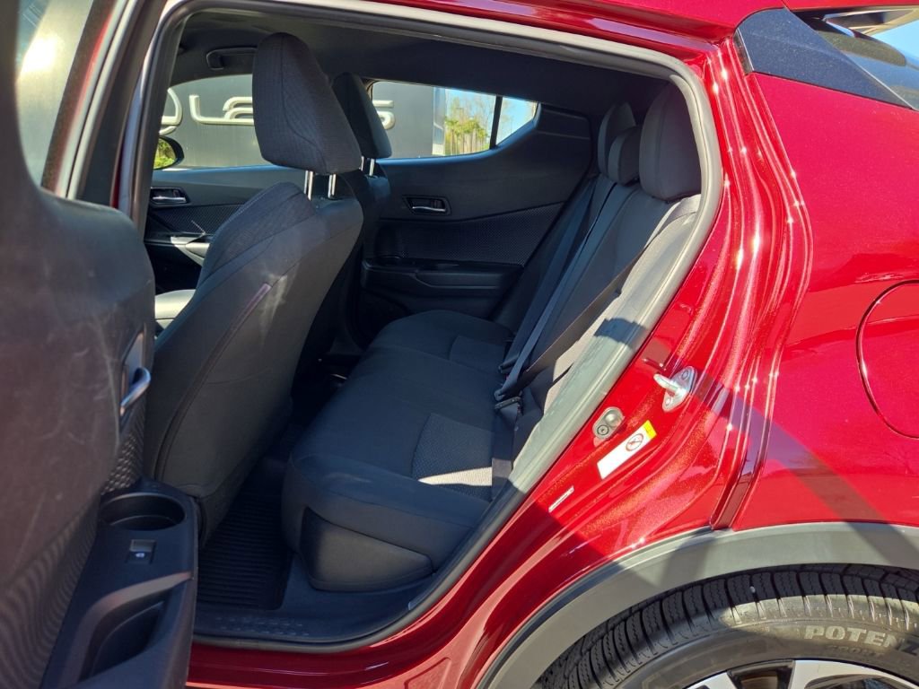 Used 2018 Toyota C-HR XLE image 5