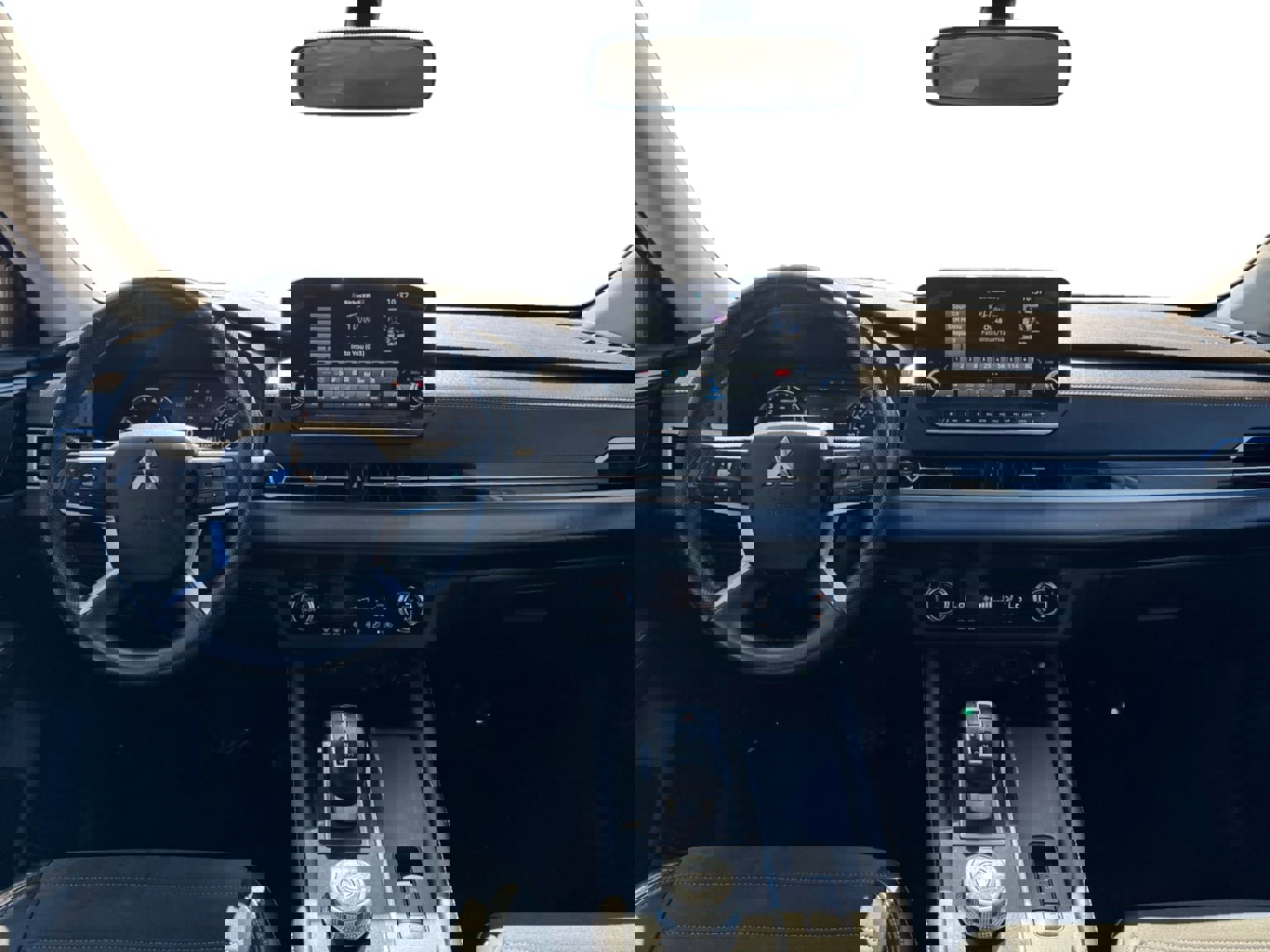 Used 2024 Mitsubishi Outlander SE image 12