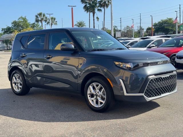 Certified 2025 Kia Soul LX FWD image 4