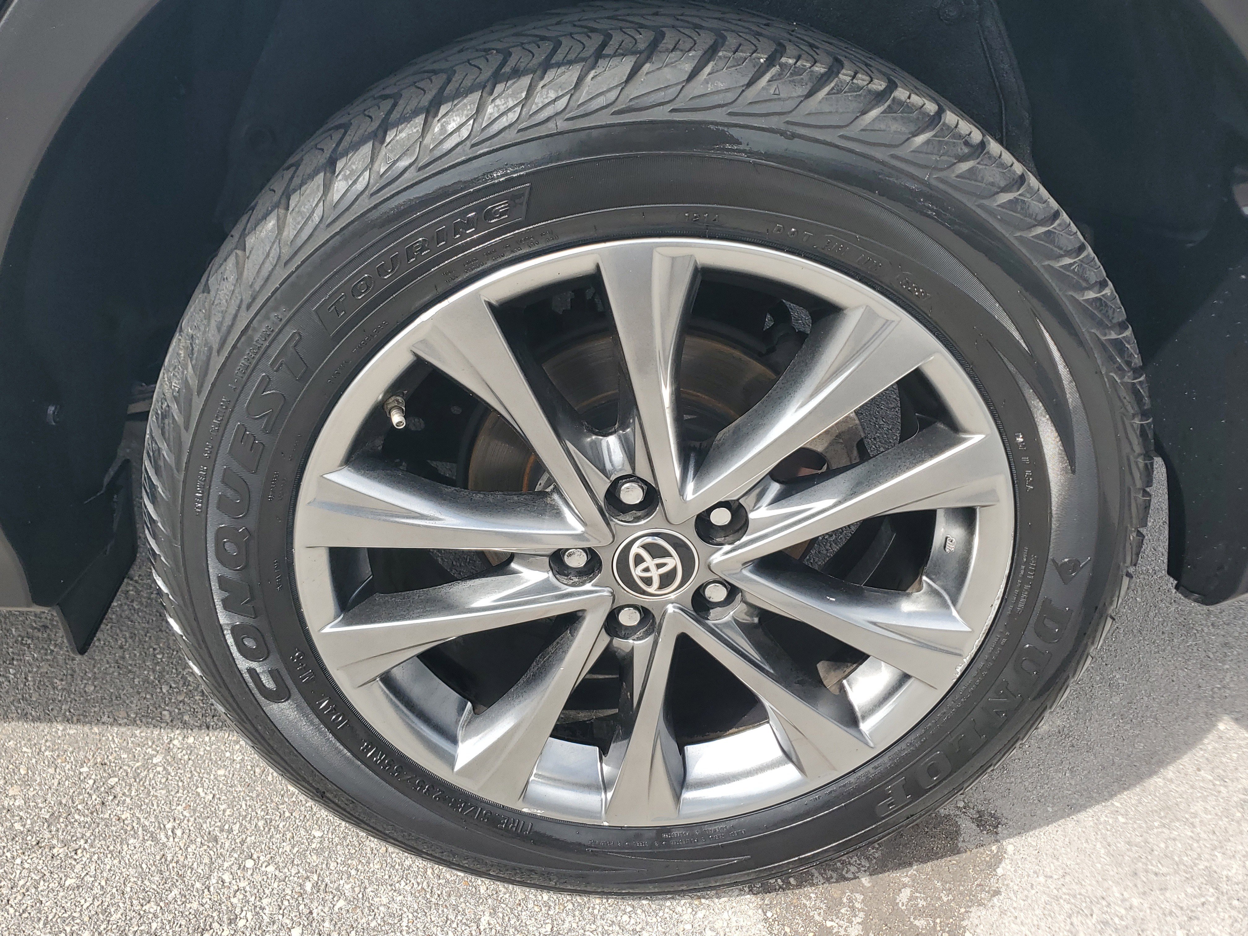 Used 2018 Toyota RAV4 Limited image 30
