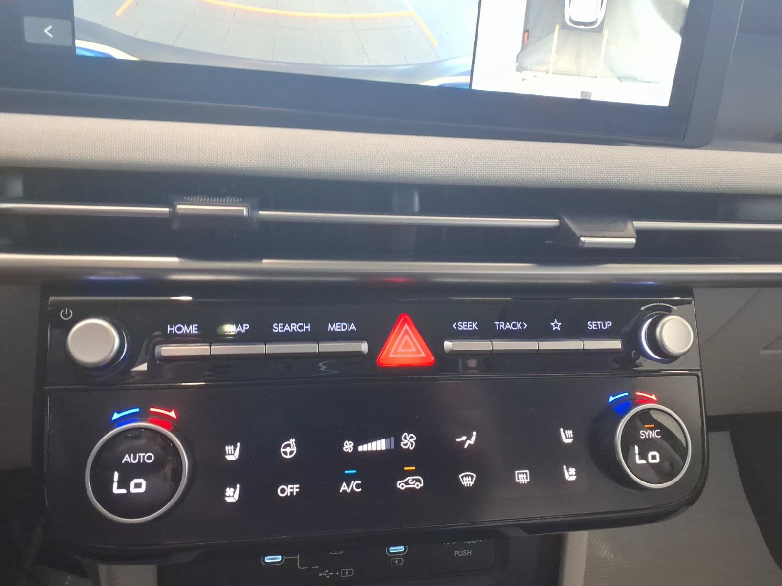 Certified 2025 Hyundai Tucson Limited AWD/4WD image 23