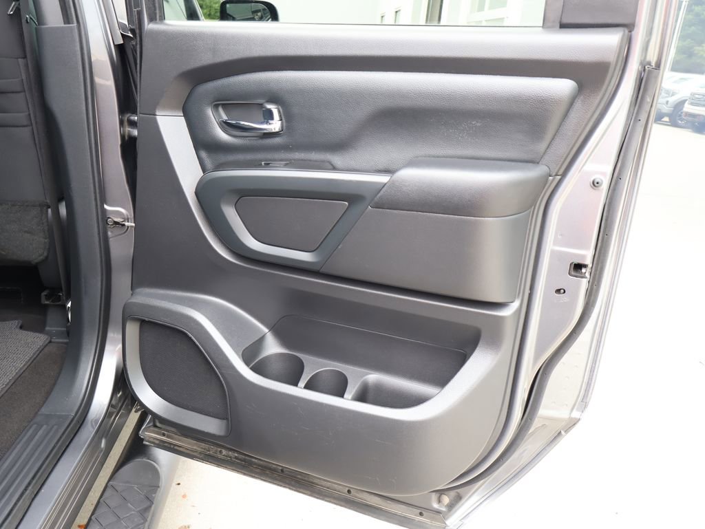 Used 2019 Nissan Titan SV w/ SV Convenience Package AWD/4WD image 31