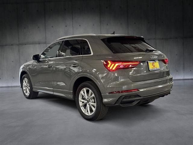 Certified 2025 Audi Q3 2.0T Premium w/ Convenience Package AWD/4WD image 3