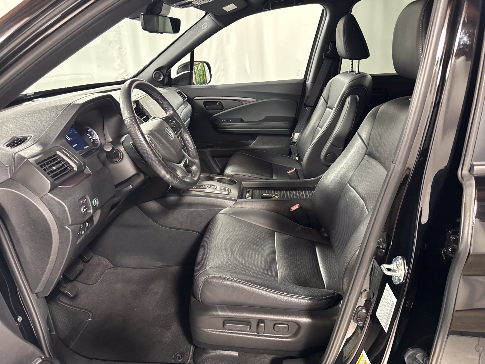 Certified 2023 Honda Passport EX-L image 3