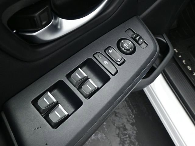 New 2025 Honda Pilot Touring image 13