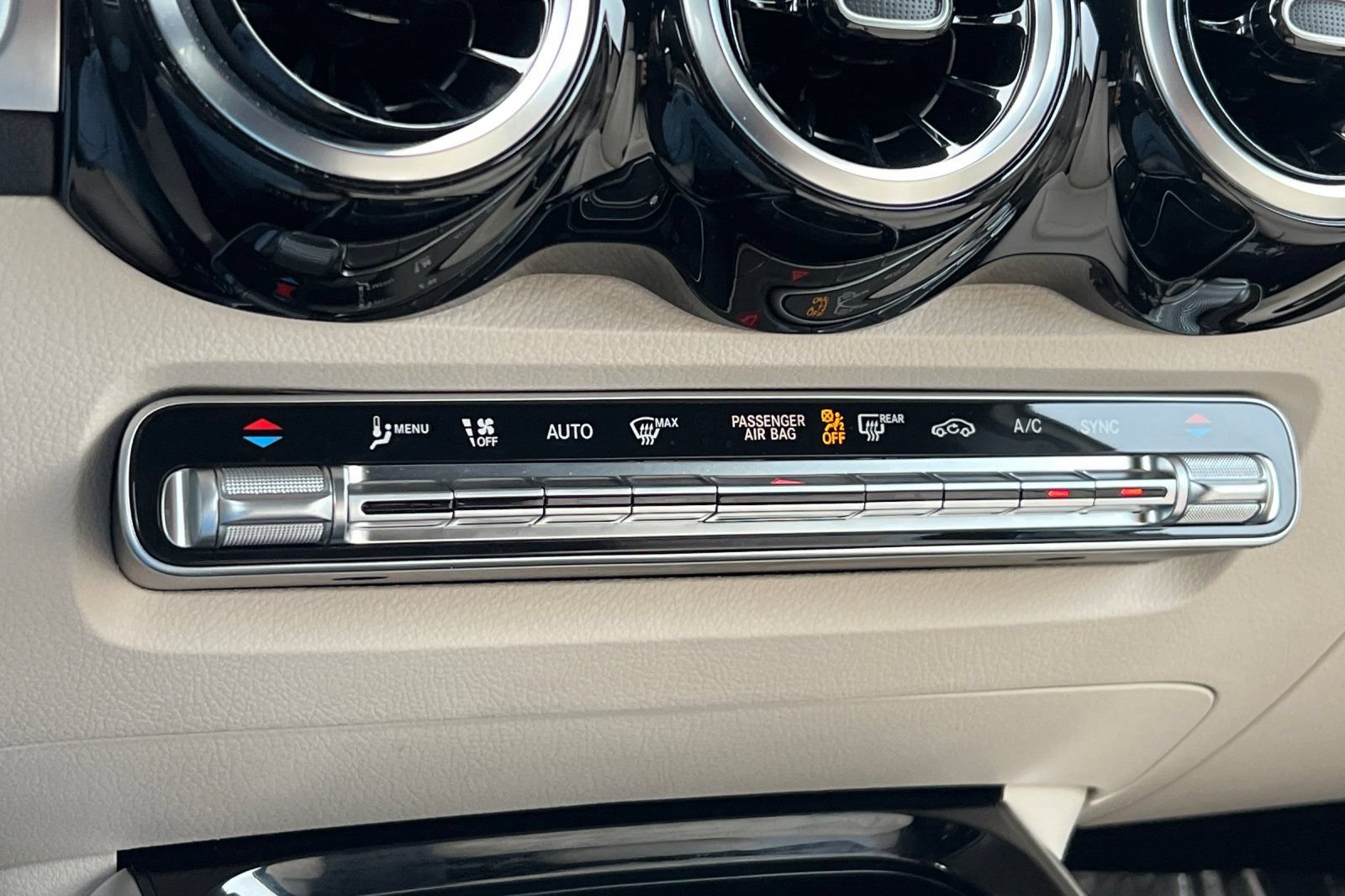 Certified 2026 Mercedes-Benz GLB 250 image 23