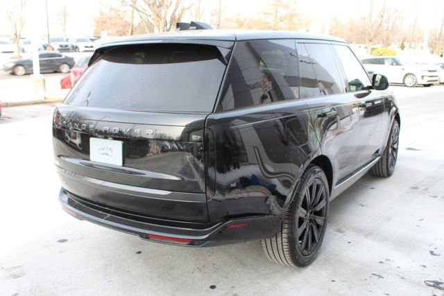 New 2026 Land Rover Range Rover SE image 2