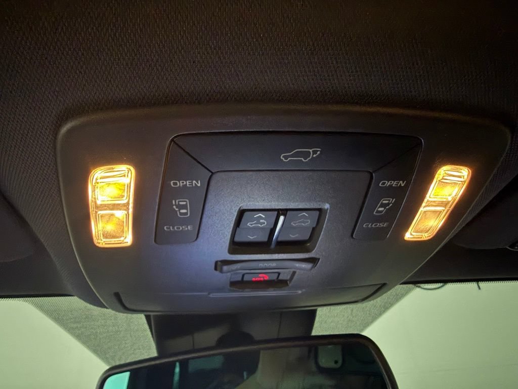 Used 2023 Toyota Sienna XLE Woodland Edition AWD/4WD image 14