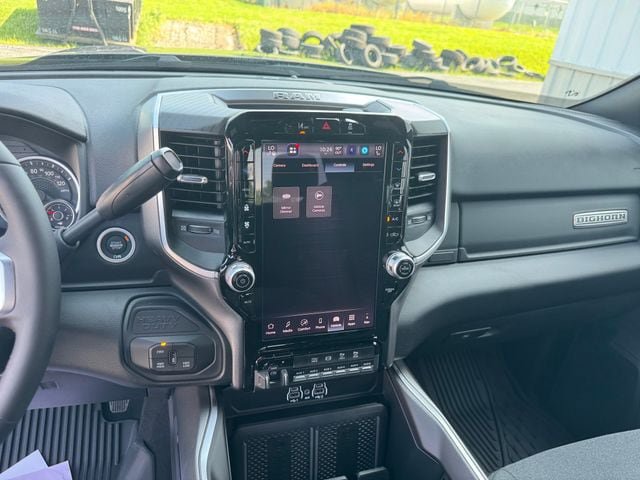 New 2026 RAM 3500 Big Horn AWD/4WD image 19