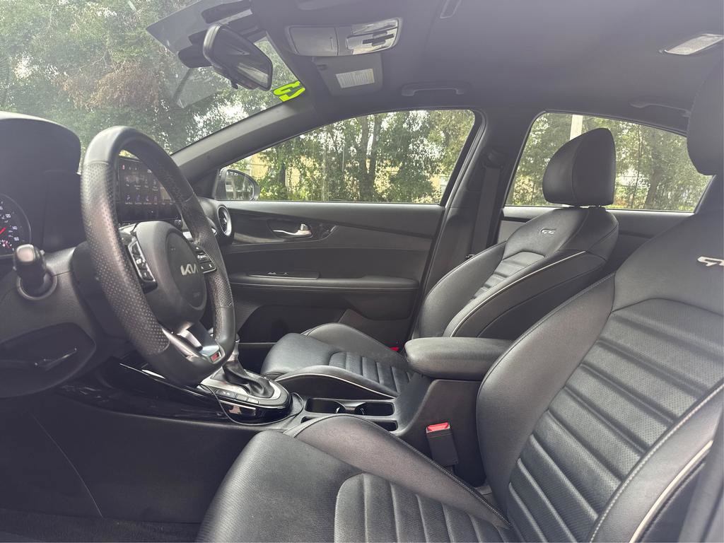 Used 2023 Kia Forte GT-Line w/ GT-Line Premium Package image 9