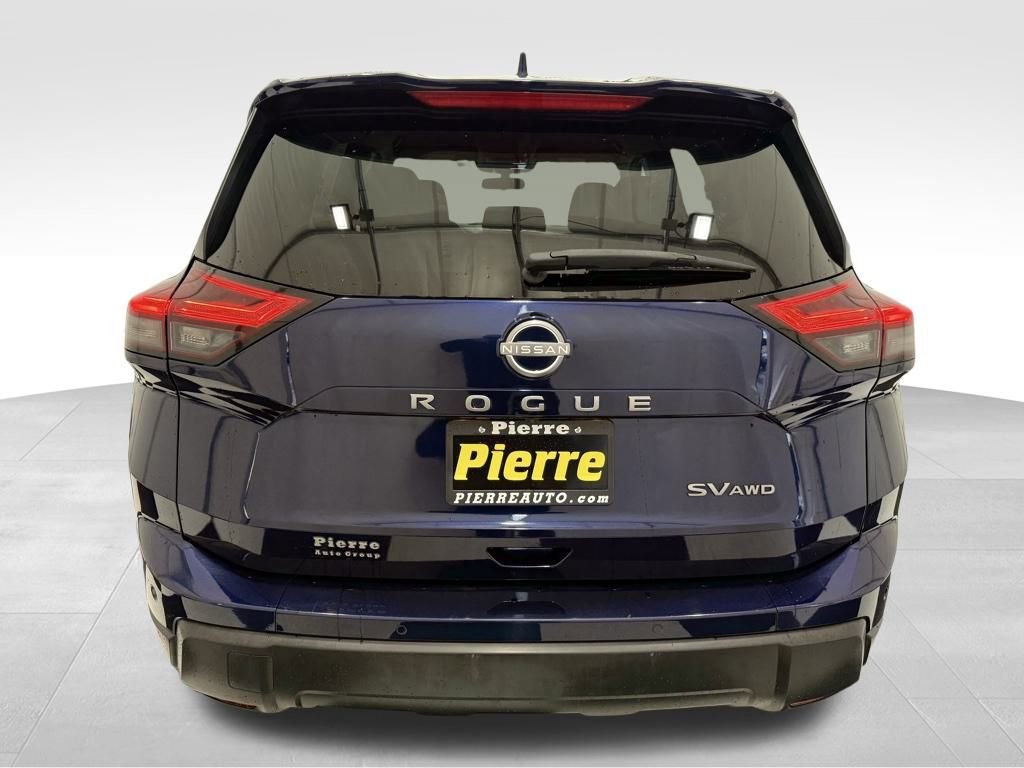Used 2024 Nissan Rogue SV image 3