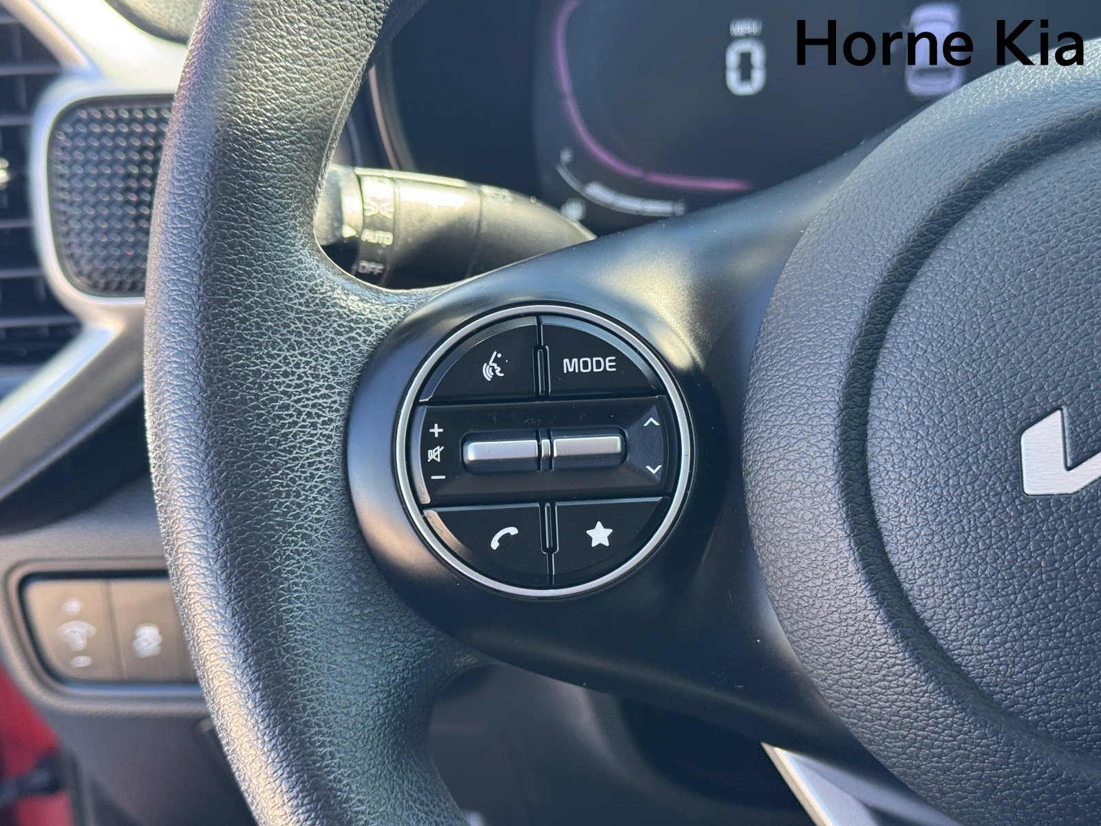 Certified 2023 Kia Soul LX w/ LX Technology Package FWD image 18