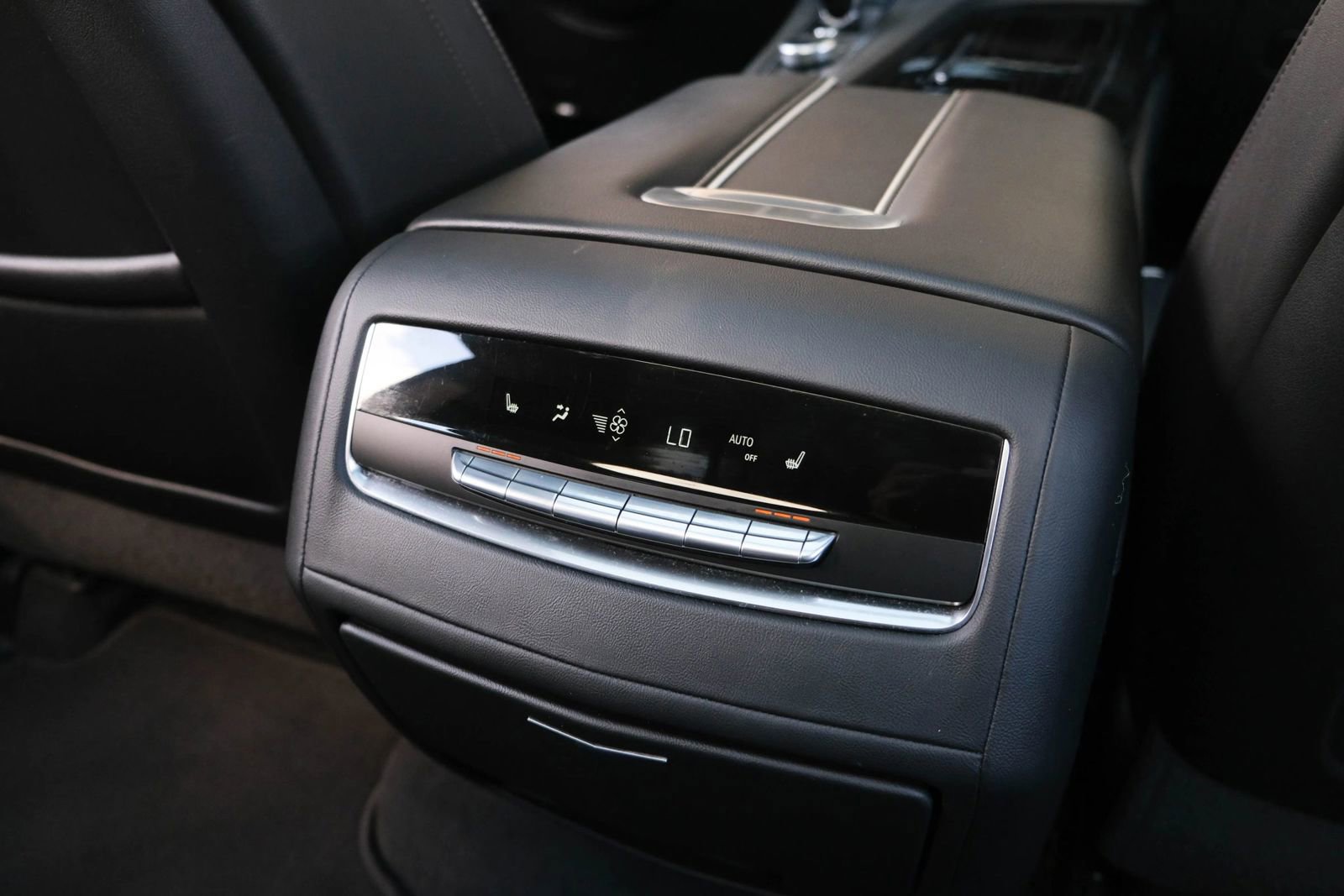 Used 2021 Cadillac Escalade ESV Sport w/ Driver Assist Tech Package RWD image 36