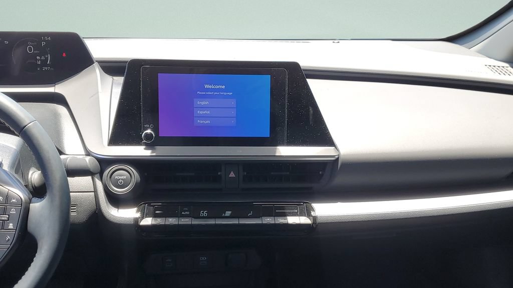 Used 2025 Toyota Prius LE FWD image 15