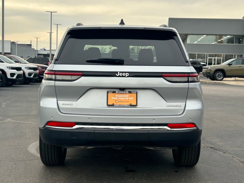 Used 2024 Jeep Grand Cherokee Laredo X image 6
