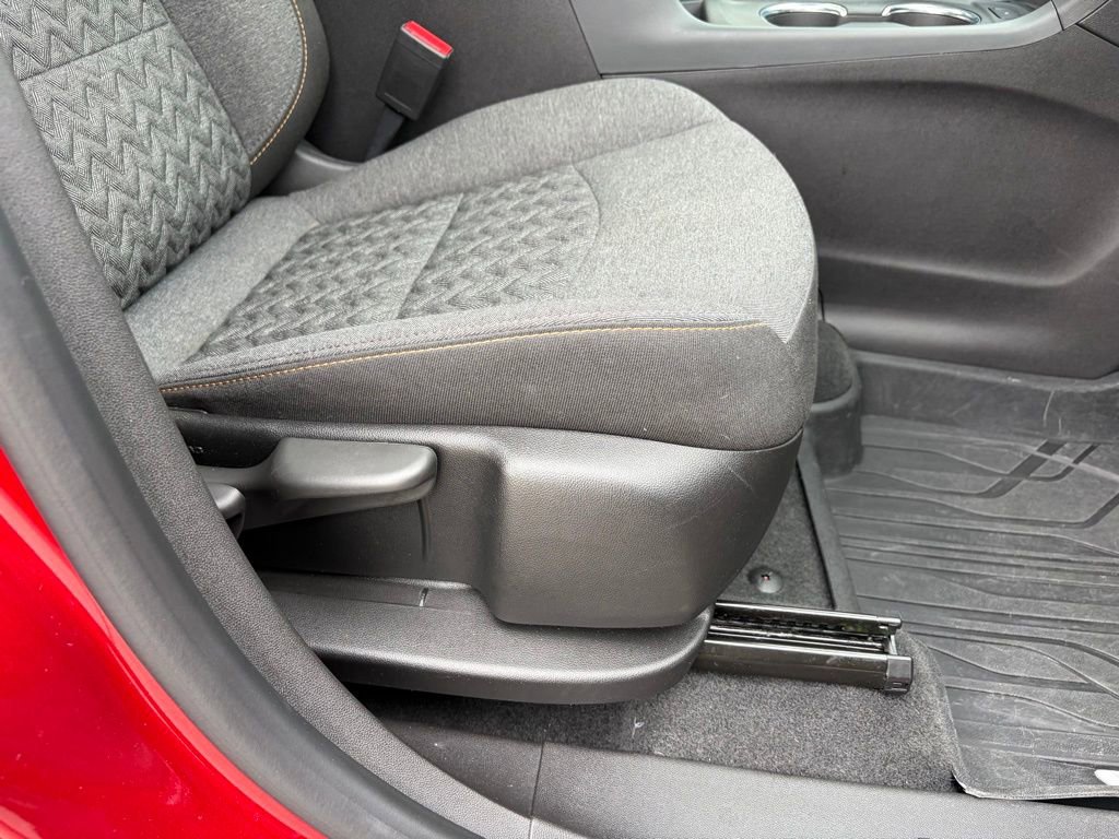 Used 2024 Chevrolet Equinox LT w/ LPO, Floor Liner Package FWD image 39